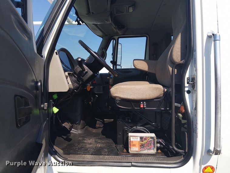 image for item EG8254 2009 International WorkStar 7500 Crew Cab crane truck