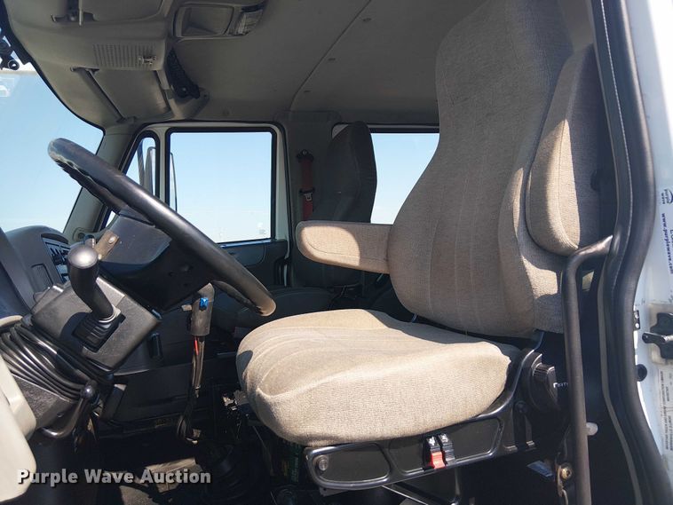 image for item EG8254 2009 International WorkStar 7500 Crew Cab crane truck