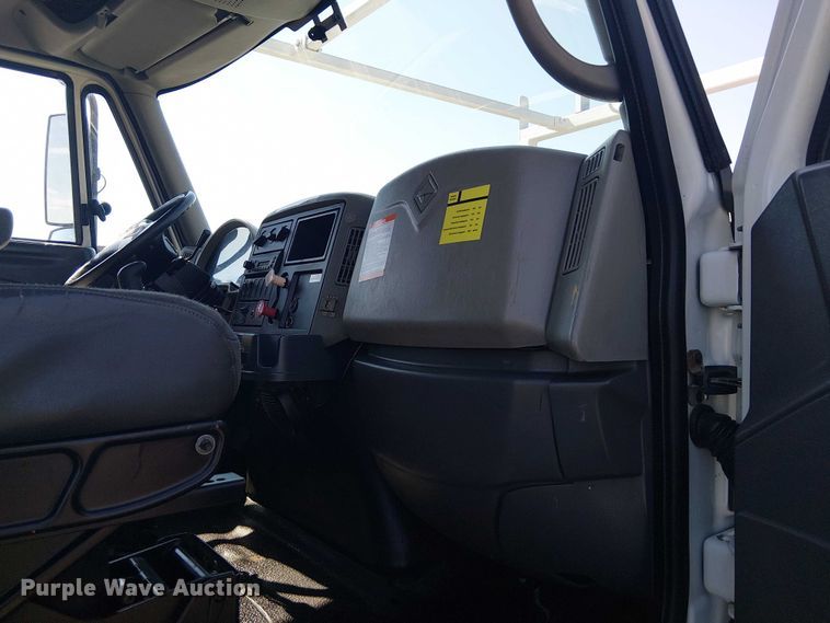 image for item EG8254 2009 International WorkStar 7500 Crew Cab crane truck