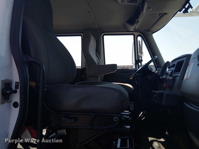 image for item EG8254 2009 International WorkStar 7500 Crew Cab crane truck