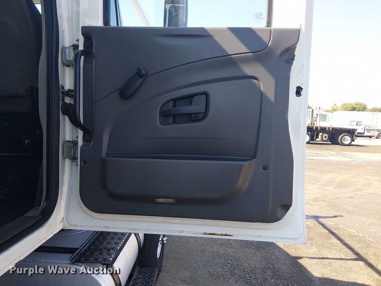 image for item EG8254 2009 International WorkStar 7500 Crew Cab crane truck