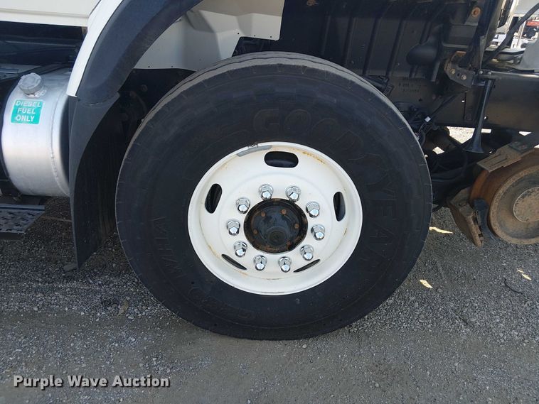 image for item EG8254 2009 International WorkStar 7500 Crew Cab crane truck