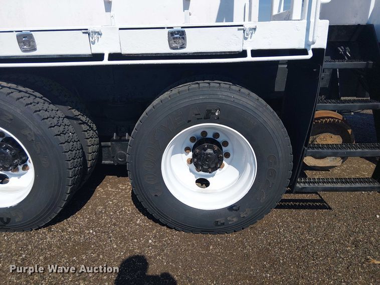 image for item EG8254 2009 International WorkStar 7500 Crew Cab crane truck