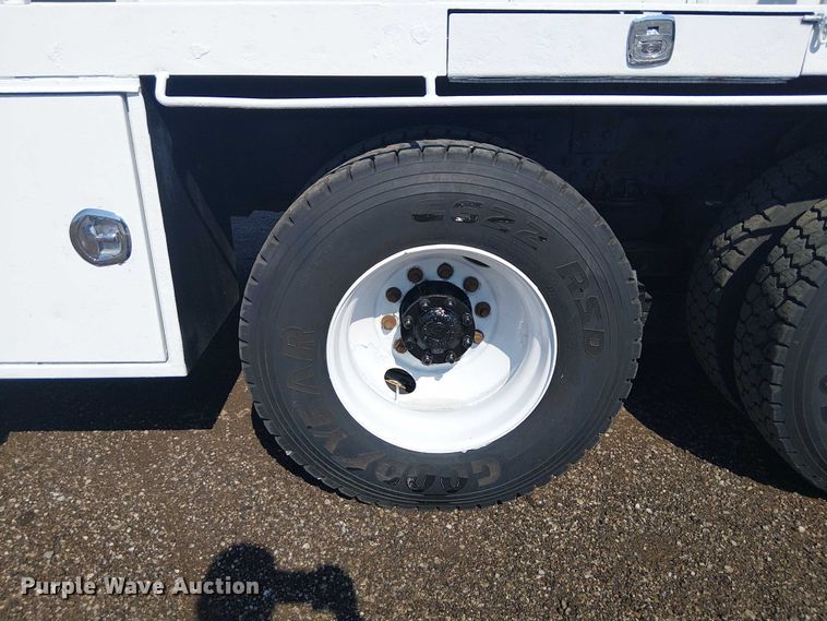 image for item EG8254 2009 International WorkStar 7500 Crew Cab crane truck