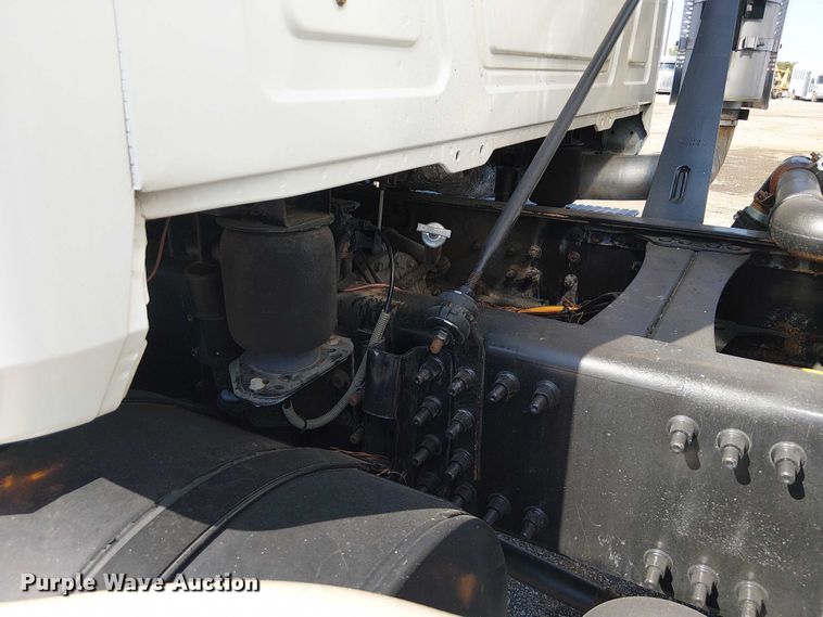 image for item EG8259 2007 Mack CTP713  water truck