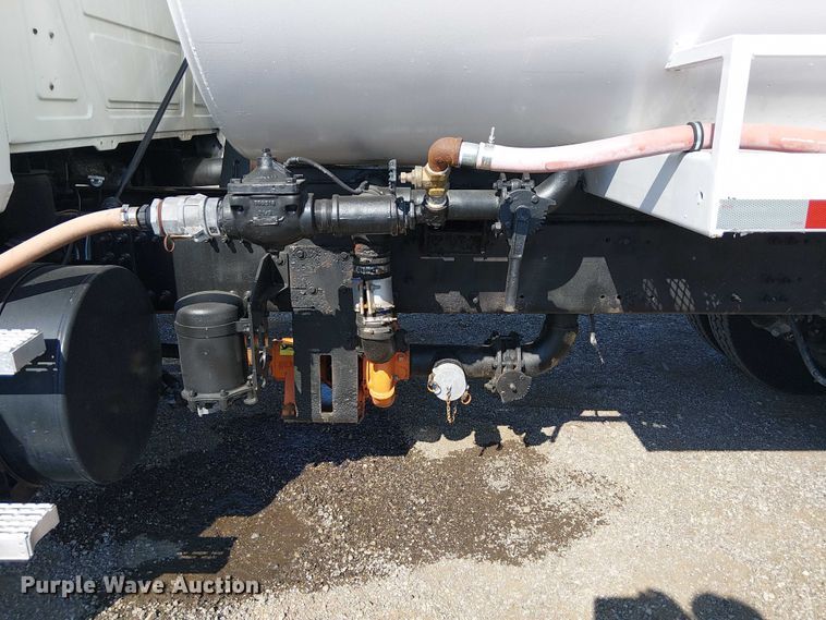 image for item EG8259 2007 Mack CTP713  water truck