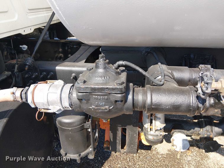 image for item EG8259 2007 Mack CTP713  water truck