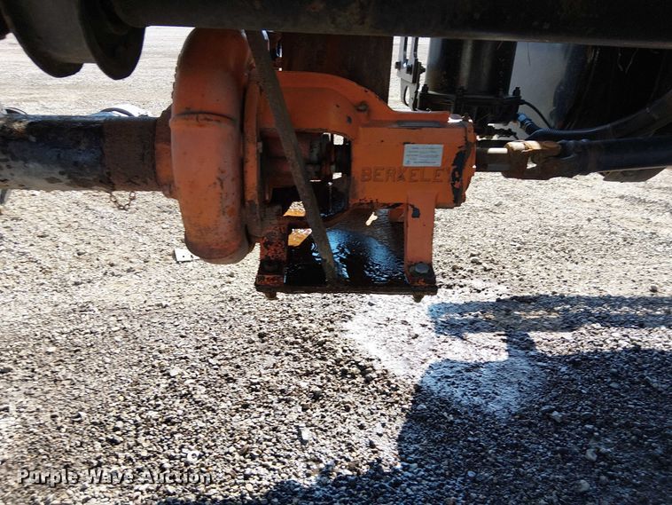 image for item EG8259 2007 Mack CTP713  water truck