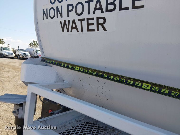 image for item EG8259 2007 Mack CTP713  water truck