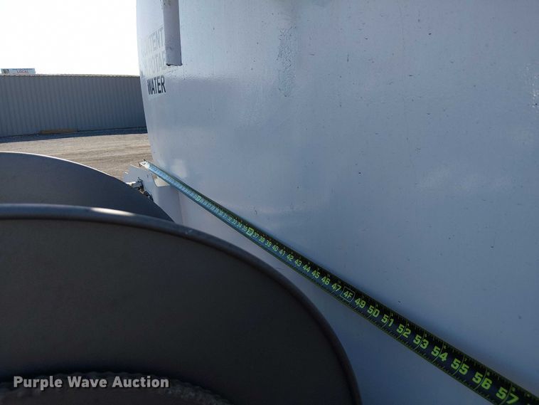 image for item EG8259 2007 Mack CTP713  water truck