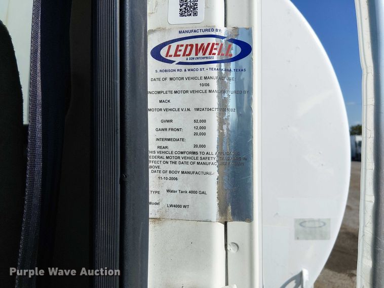 image for item EG8259 2007 Mack CTP713  water truck