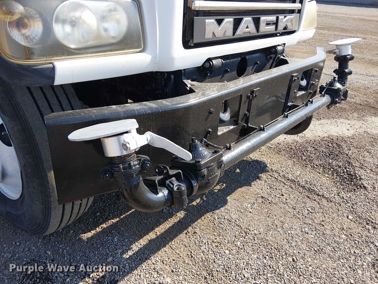 image for item EG8259 2007 Mack CTP713  water truck