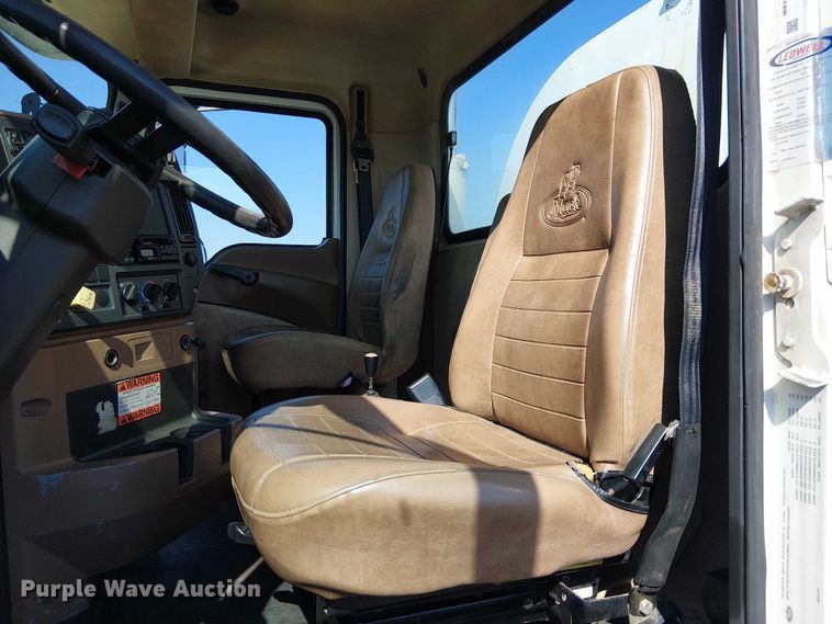 image for item EG8259 2007 Mack CTP713  water truck