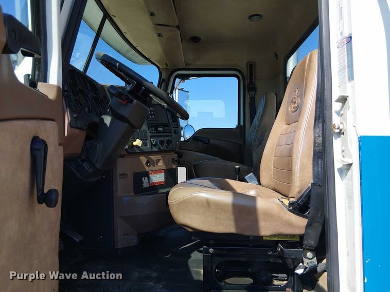 image for item EG8259 2007 Mack CTP713  water truck