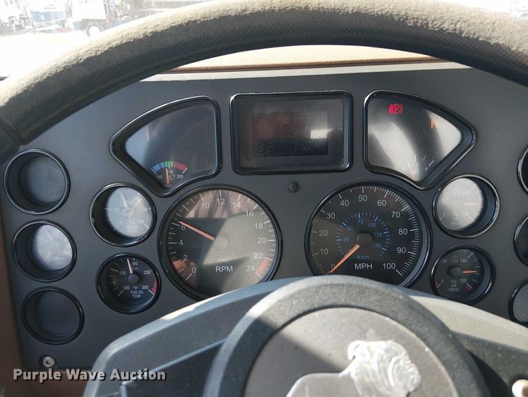 image for item EG8259 2007 Mack CTP713  water truck