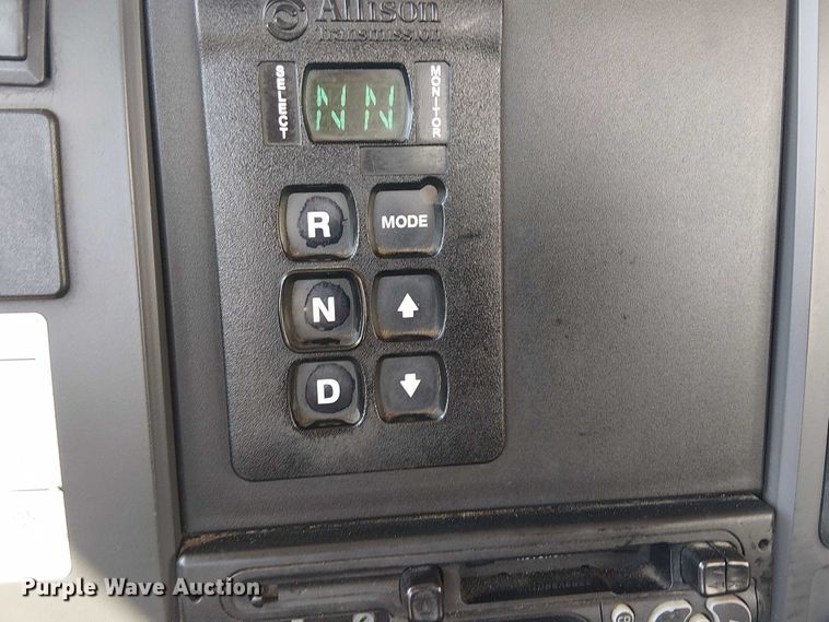 image for item EG8259 2007 Mack CTP713  water truck