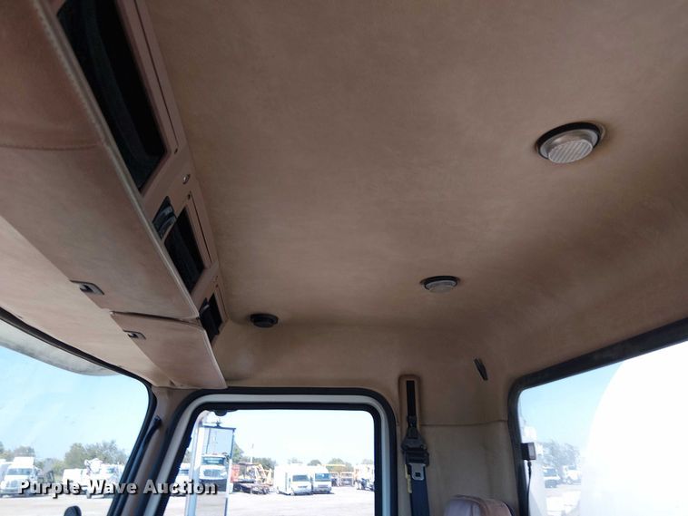 image for item EG8259 2007 Mack CTP713  water truck