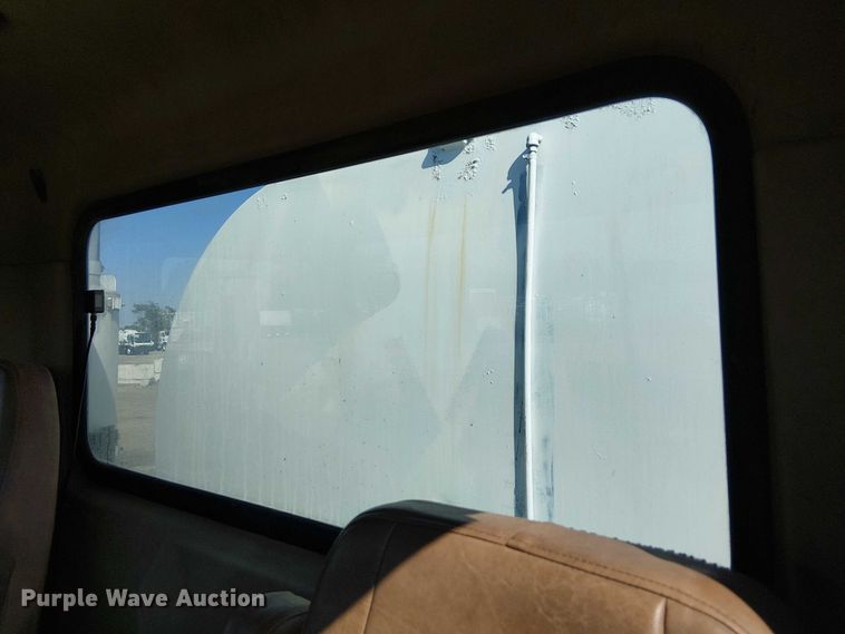 image for item EG8259 2007 Mack CTP713  water truck