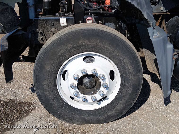 image for item EG8259 2007 Mack CTP713  water truck