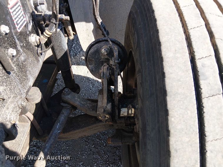 image for item EG8259 2007 Mack CTP713  water truck