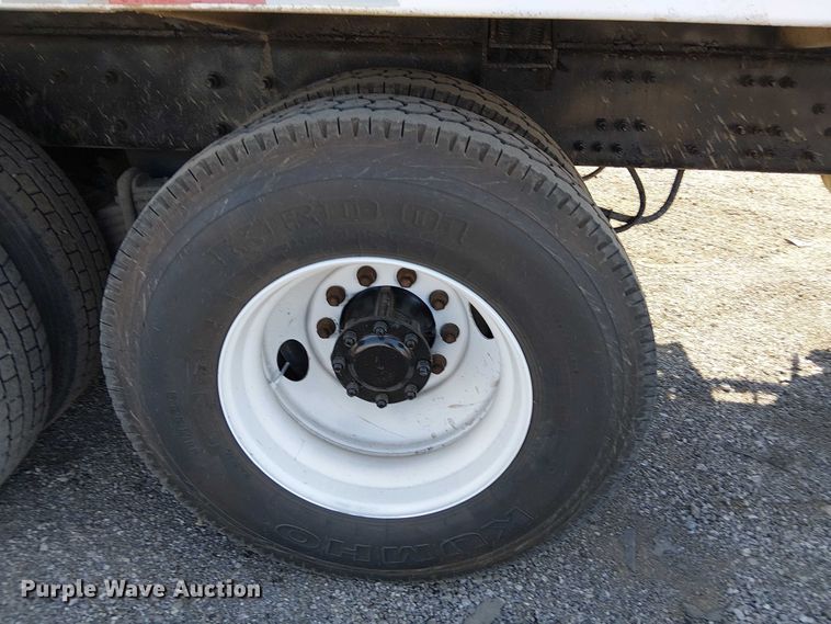 image for item EG8259 2007 Mack CTP713  water truck