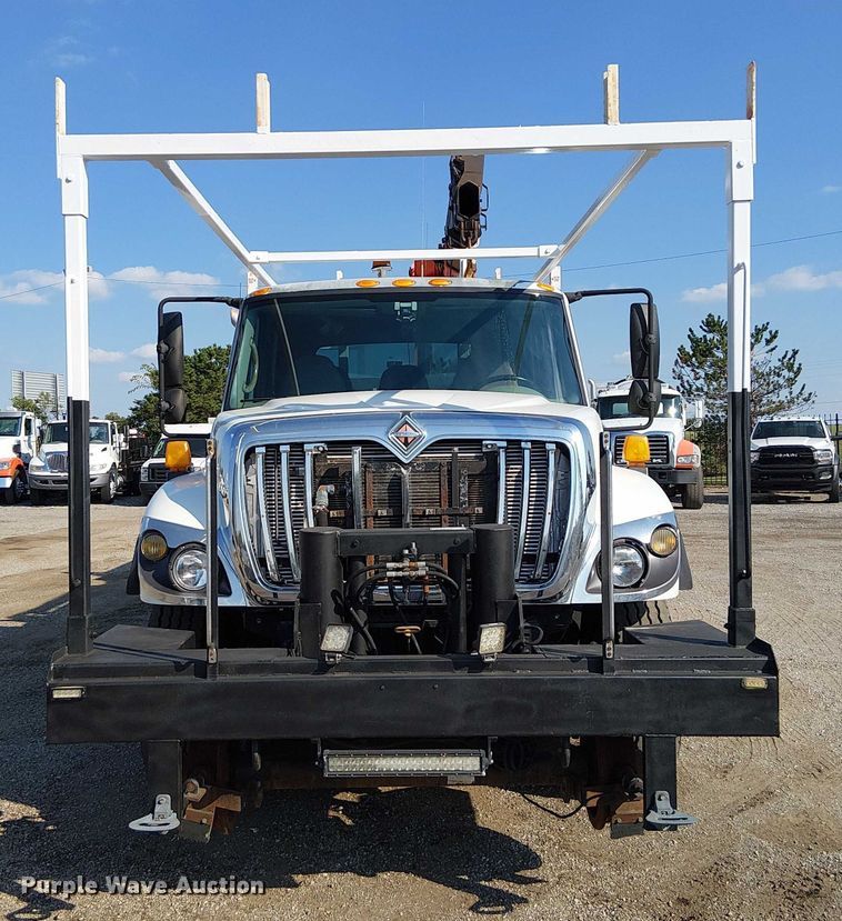 image for item EG8261 2010 International WorkStar 7500 Crew Cab crane truck