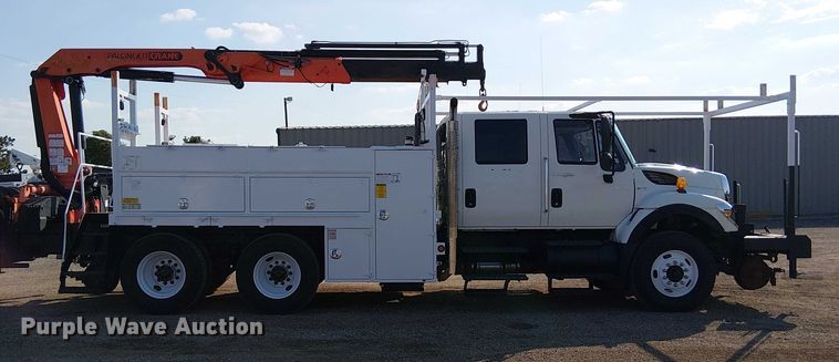 image for item EG8261 2010 International WorkStar 7500 Crew Cab crane truck