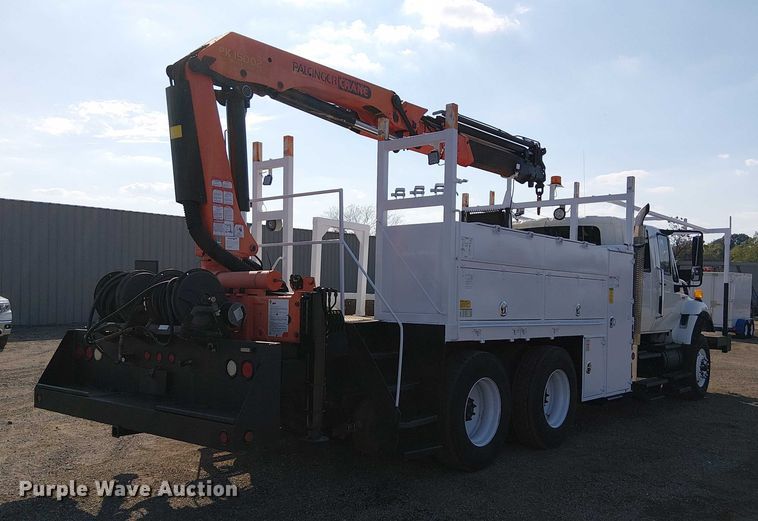 image for item EG8261 2010 International WorkStar 7500 Crew Cab crane truck