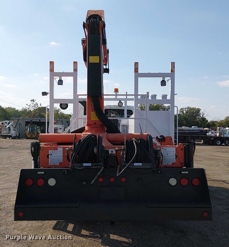 image for item EG8261 2010 International WorkStar 7500 Crew Cab crane truck