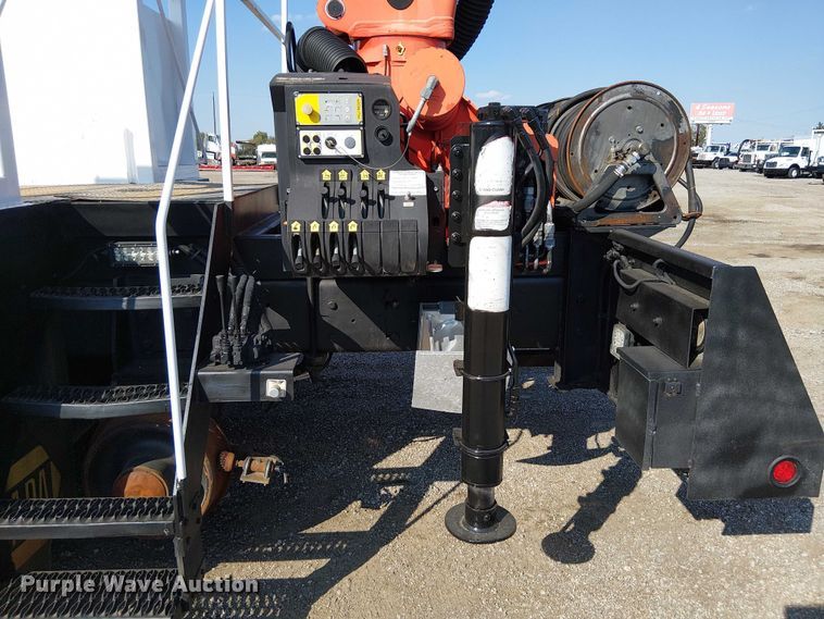 image for item EG8261 2010 International WorkStar 7500 Crew Cab crane truck