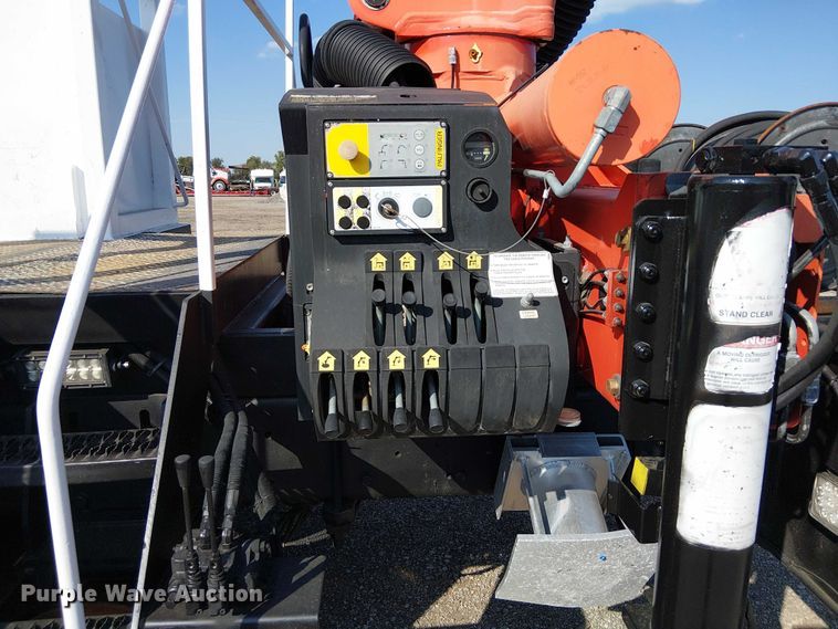 image for item EG8261 2010 International WorkStar 7500 Crew Cab crane truck