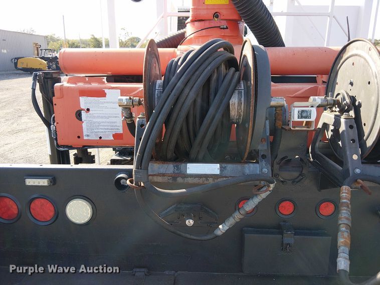 image for item EG8261 2010 International WorkStar 7500 Crew Cab crane truck