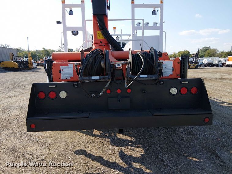 image for item EG8261 2010 International WorkStar 7500 Crew Cab crane truck