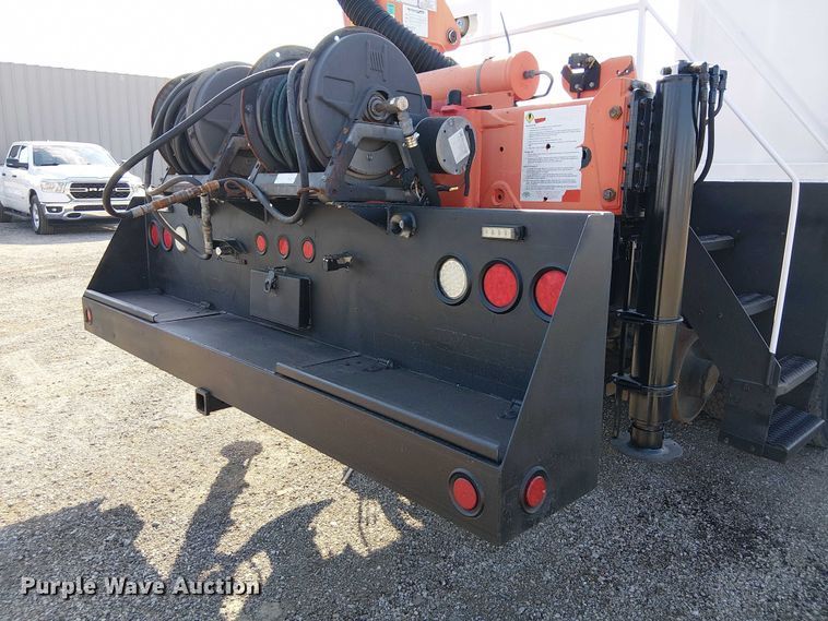 image for item EG8261 2010 International WorkStar 7500 Crew Cab crane truck