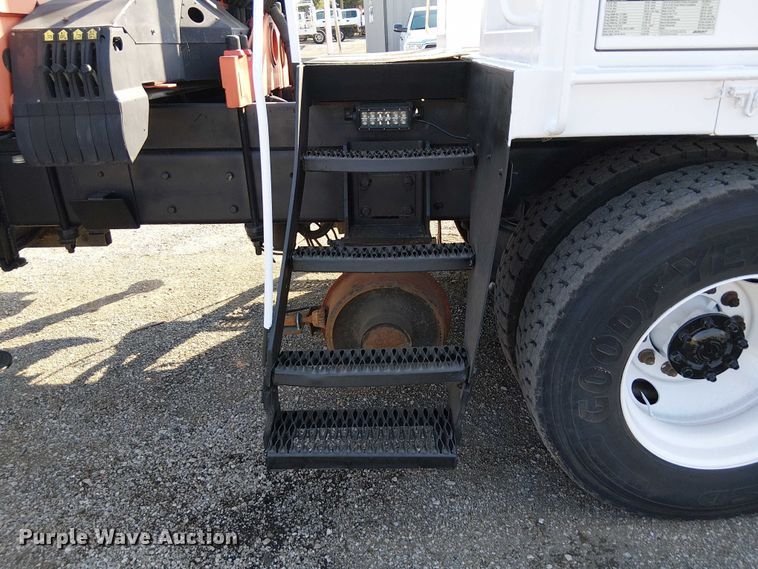 image for item EG8261 2010 International WorkStar 7500 Crew Cab crane truck