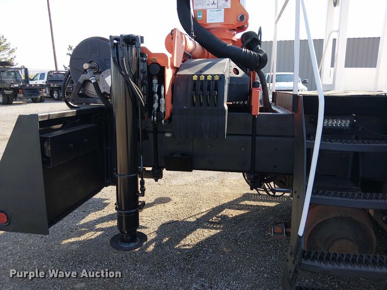 image for item EG8261 2010 International WorkStar 7500 Crew Cab crane truck