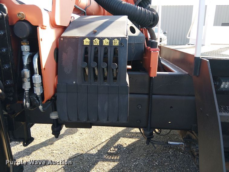 image for item EG8261 2010 International WorkStar 7500 Crew Cab crane truck