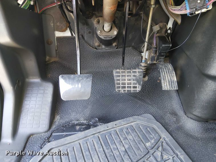 image for item EG8261 2010 International WorkStar 7500 Crew Cab crane truck