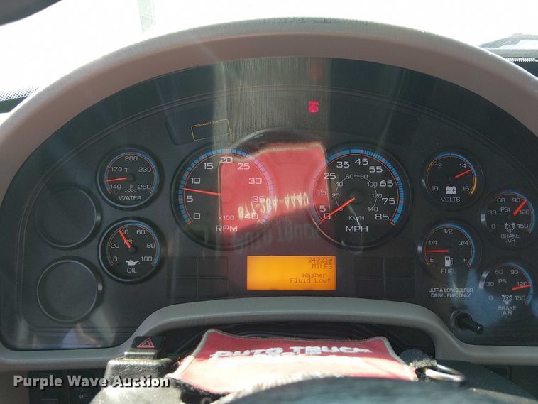 image for item EG8261 2010 International WorkStar 7500 Crew Cab crane truck