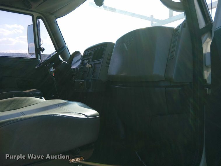 image for item EG8261 2010 International WorkStar 7500 Crew Cab crane truck