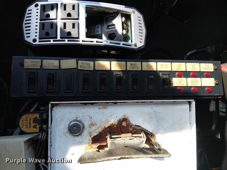 image for item EG8261 2010 International WorkStar 7500 Crew Cab crane truck