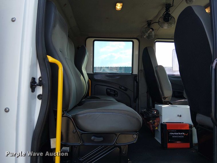 image for item EG8261 2010 International WorkStar 7500 Crew Cab crane truck