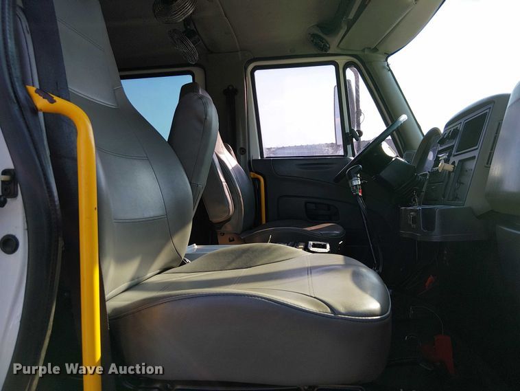 image for item EG8261 2010 International WorkStar 7500 Crew Cab crane truck