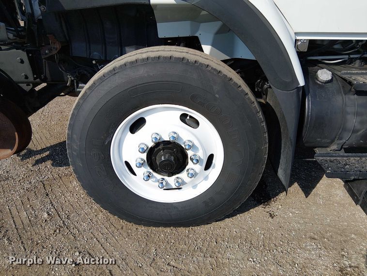 image for item EG8261 2010 International WorkStar 7500 Crew Cab crane truck