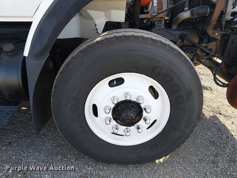 image for item EG8261 2010 International WorkStar 7500 Crew Cab crane truck