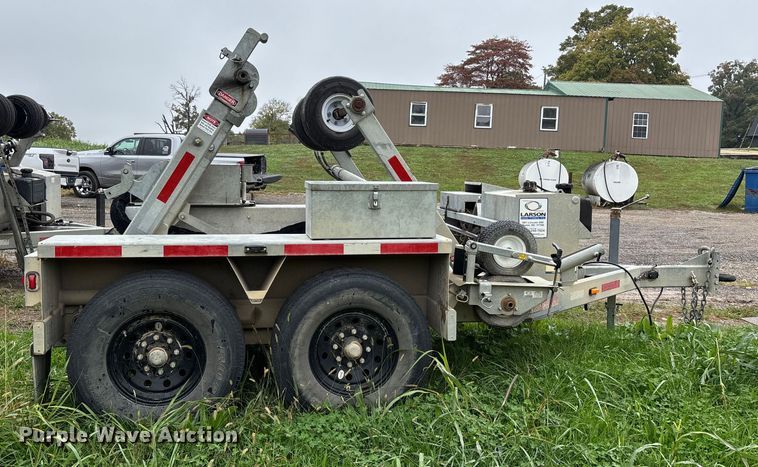 image for item EJ7698 2022 Larson 7500 reel trailer