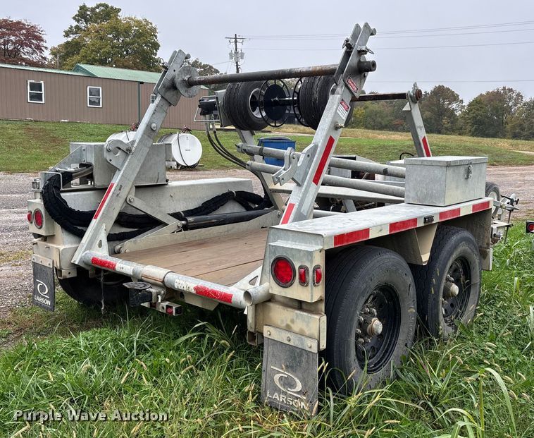 image for item EJ7698 2022 Larson 7500 reel trailer