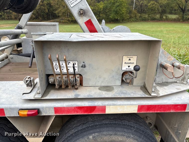 image for item EJ7698 2022 Larson 7500 reel trailer