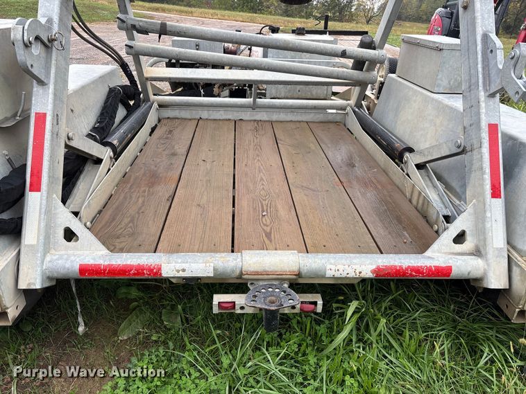 image for item EJ7698 2022 Larson 7500 reel trailer