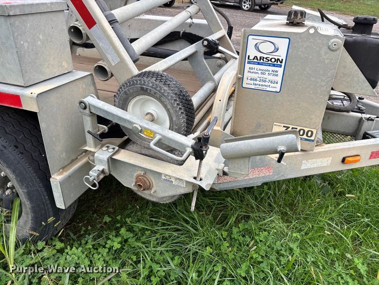 image for item EJ7698 2022 Larson 7500 reel trailer
